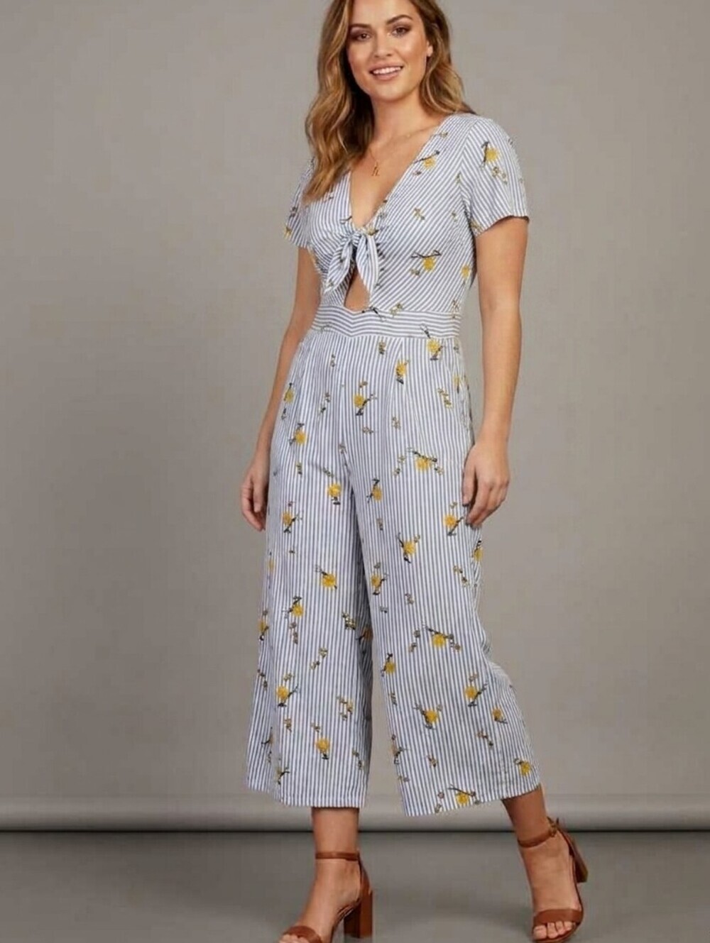 One Clothing Blue Striped Bumblebee Printed Knot Tie-Front Jumpsuit Bee Size S
